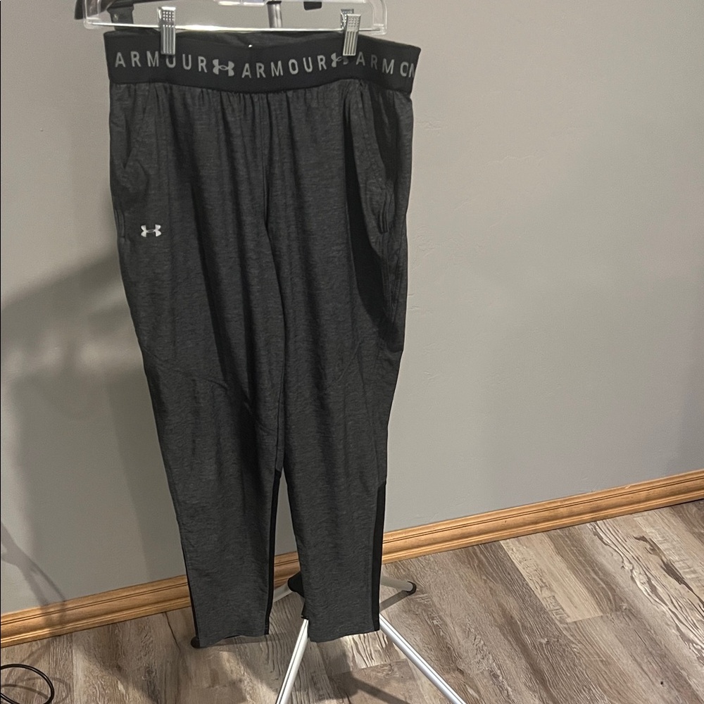 Under Armour Charcoal Gray Athletic Pants (313)